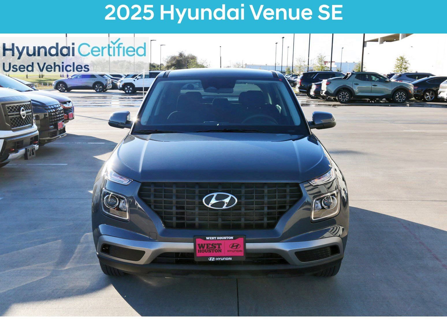 Certified 2025 Hyundai Venue SE image 3