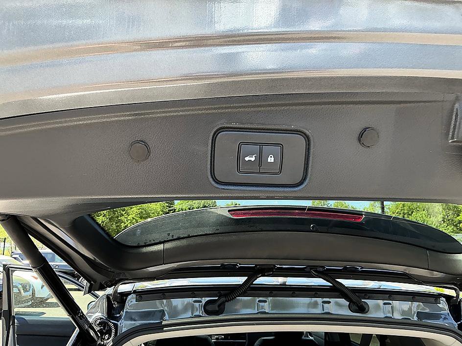 Certified 2025 Nissan Pathfinder SL image 29