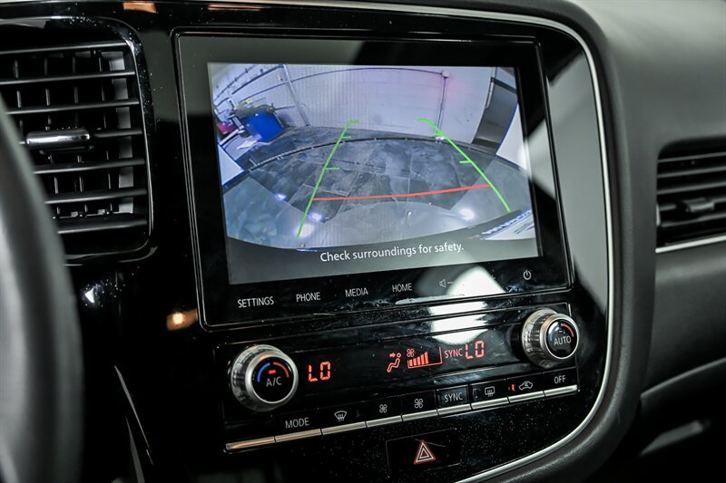 Used 2020 Mitsubishi Outlander SE FWD image 25