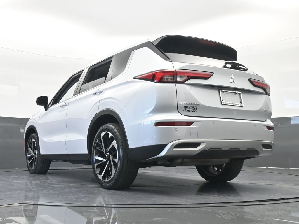 Used 2023 Mitsubishi Outlander SE image 66