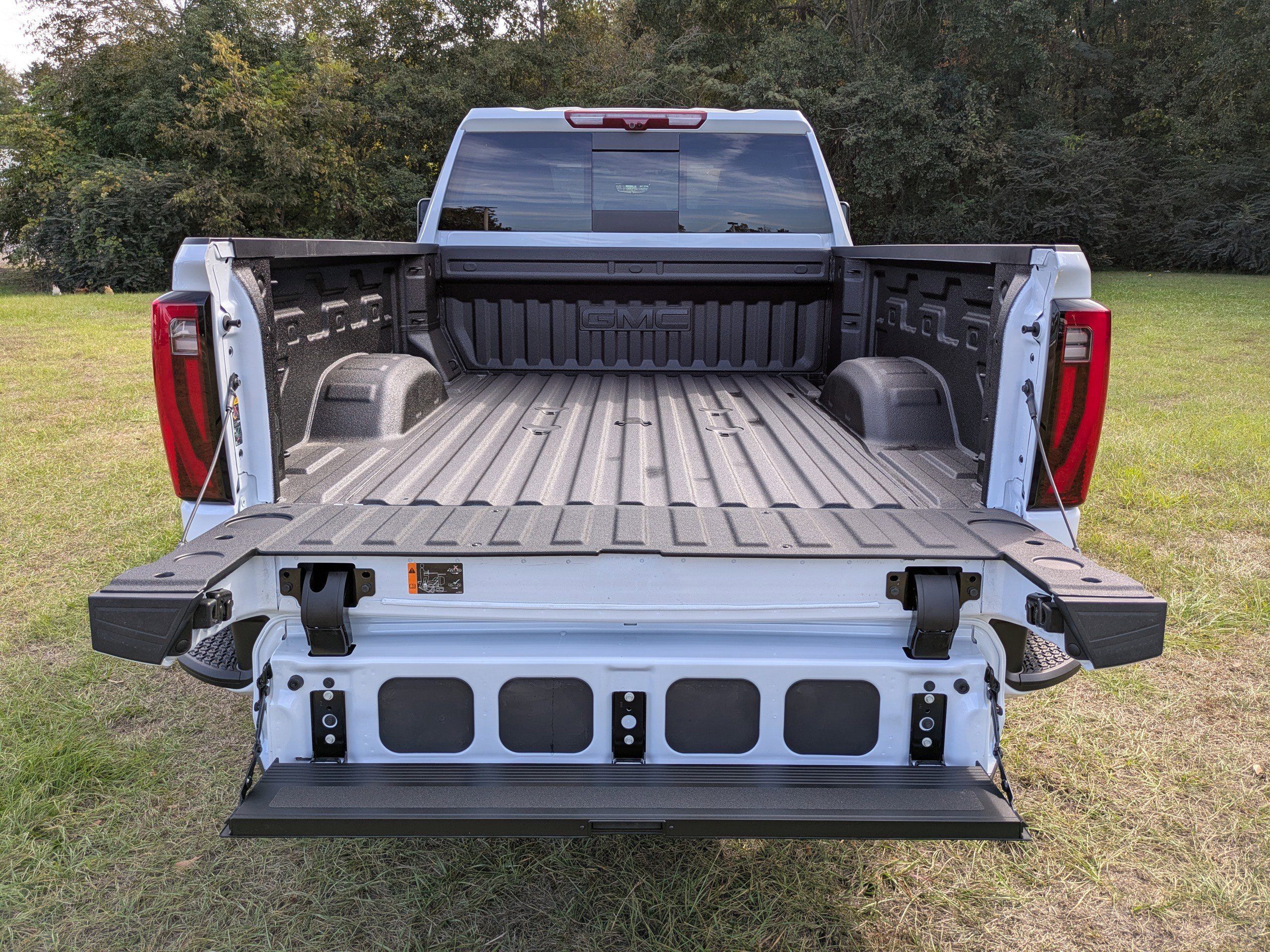 New 2026 GMC Sierra 2500 Denali w/ Denali Reserve Package image 13