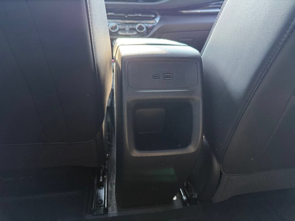 Used 2025 Buick Envista Sport Touring w/ Experience Buick Package FWD image 25