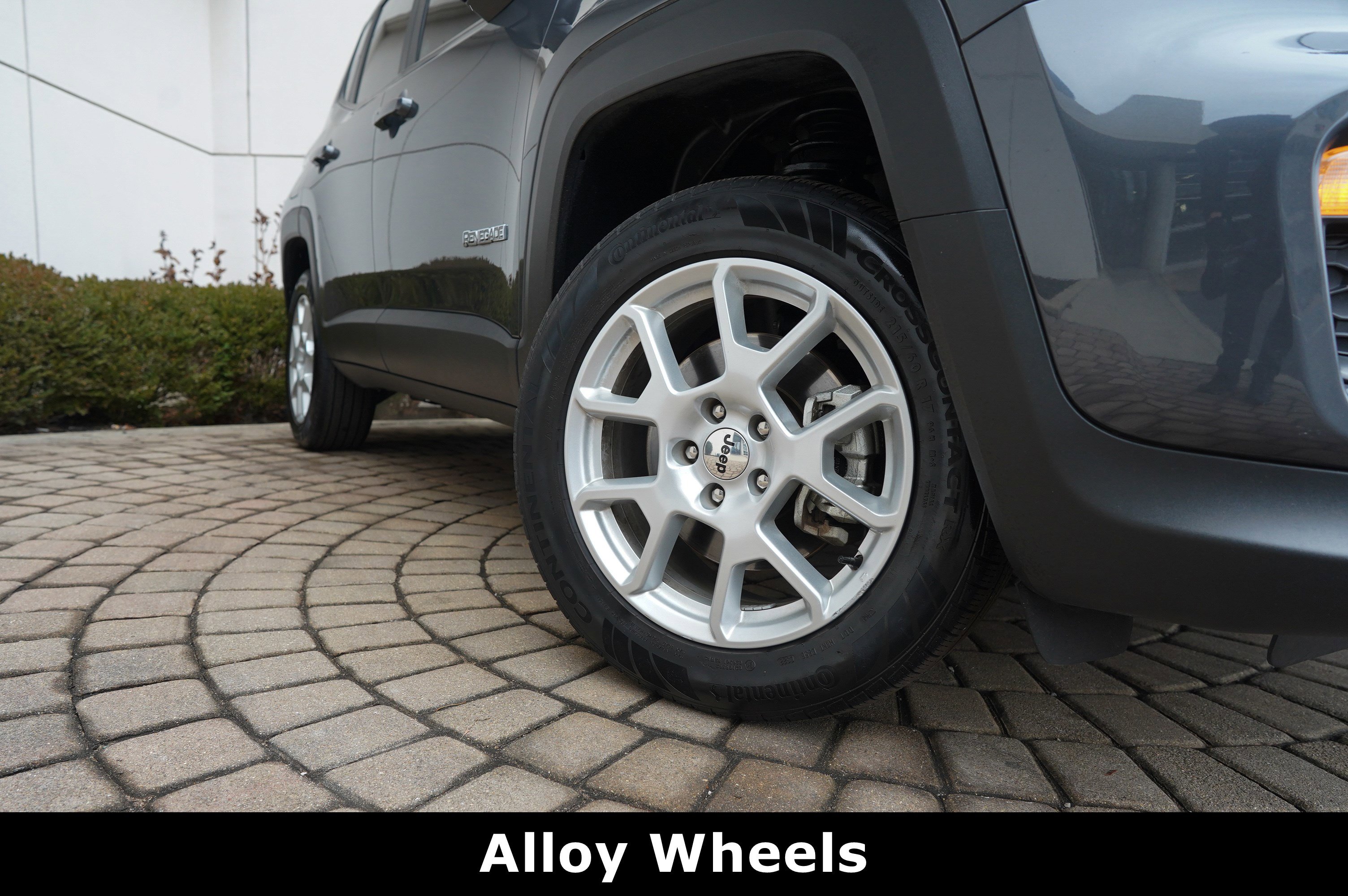 Used 2022 Jeep Renegade Latitude w/ Convenience Group image 16