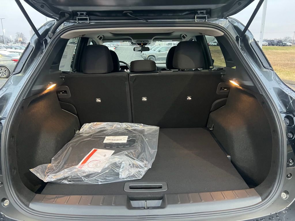 New 2026 Nissan Kicks SV w/ SV Premium Package FWD image 29