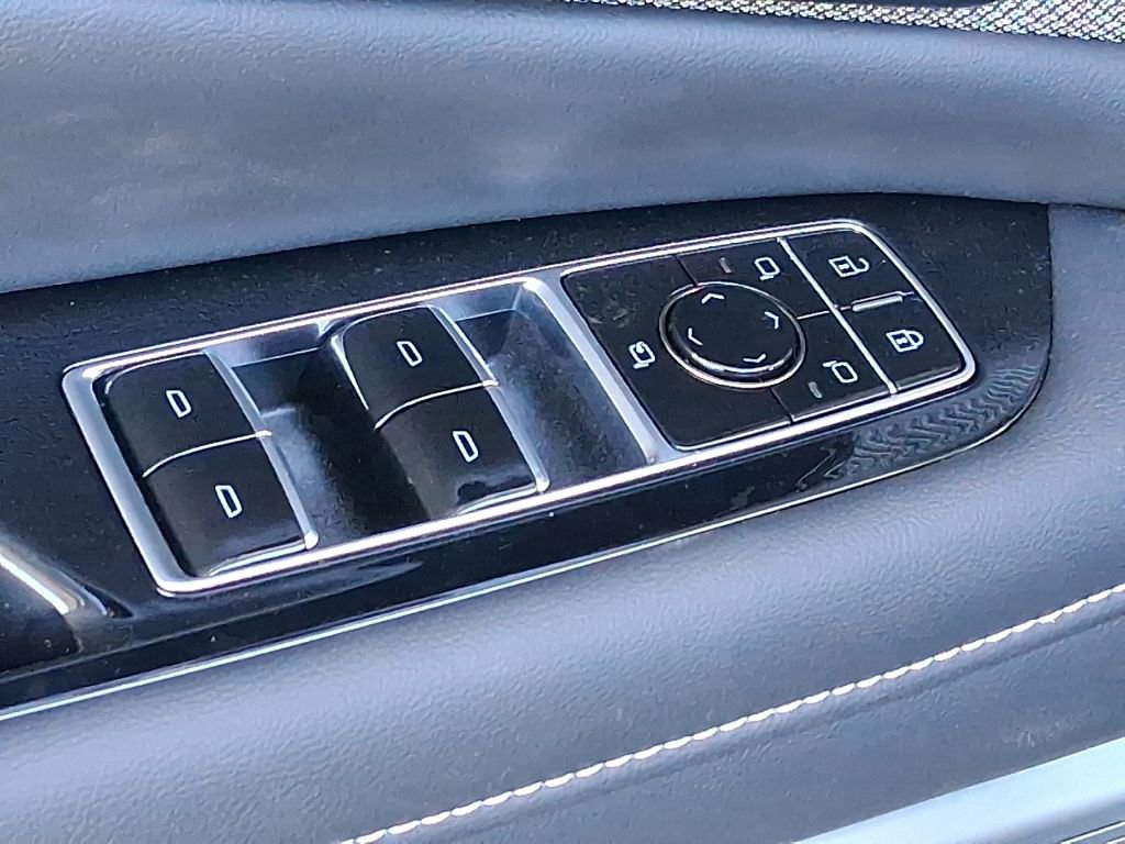New 2026 Cadillac Optiq Sport 1 w/ LPO, ONYX Package RWD image 21