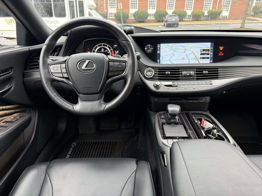 Used 2018 Lexus LS 500 AWD w/ Accessory Package (Z1) image 8