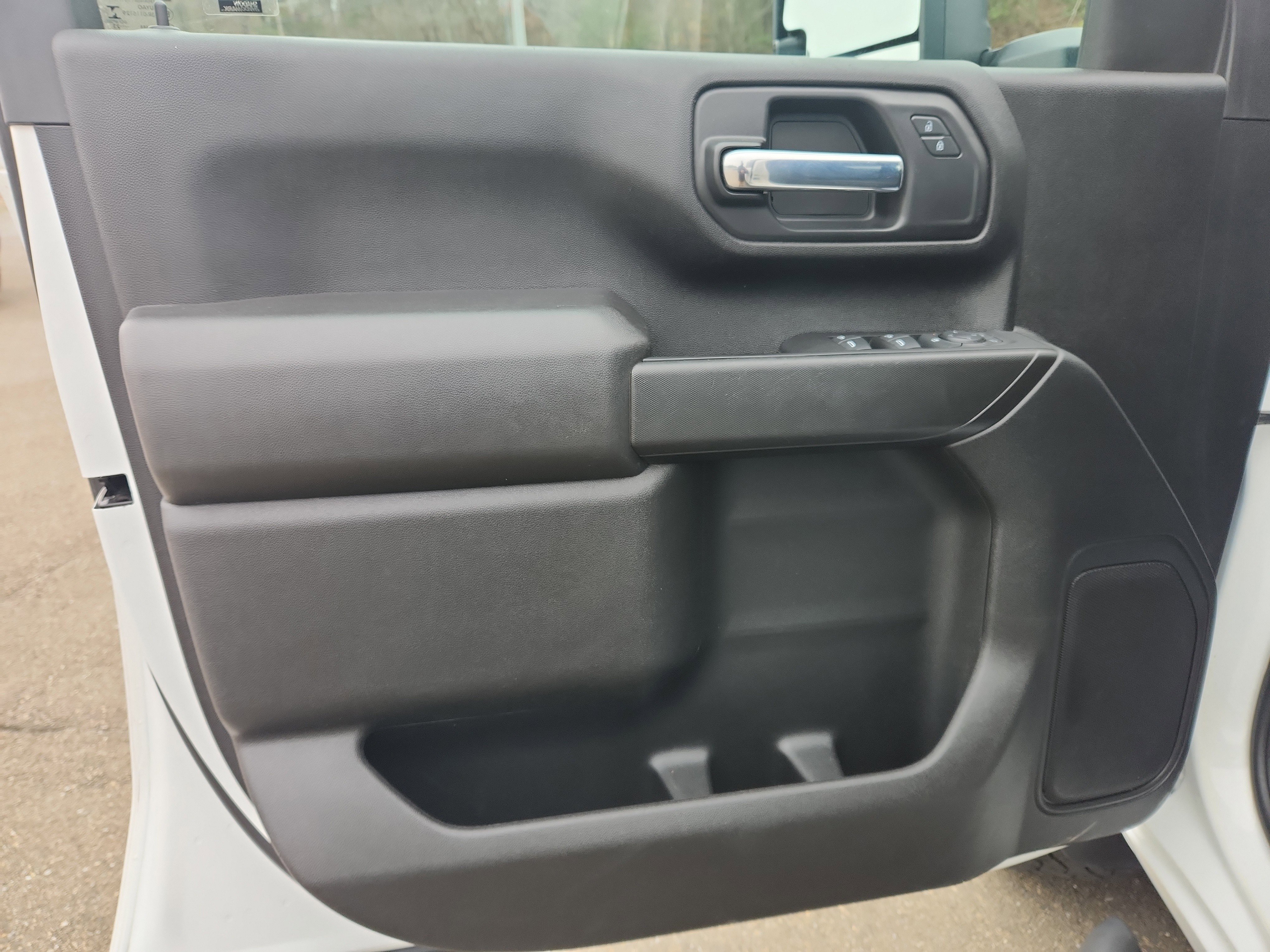 Used 2023 Chevrolet Silverado 2500 Custom w/ Custom Value Package image 11