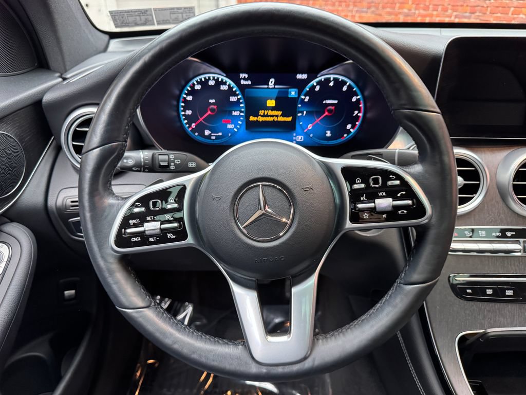 Used 2021 Mercedes-Benz GLC 300 4MATIC image 12