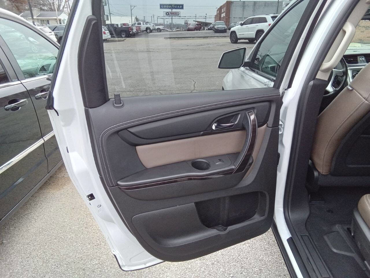 Used 2017 GMC Acadia Limited SLT image 14