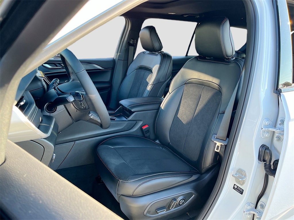 New 2025 Jeep Grand Cherokee L Altitude image 20