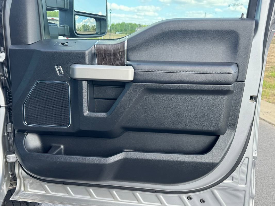 Used 2020 Ford F350 Lariat w/ Lariat Ultimate Package image 21