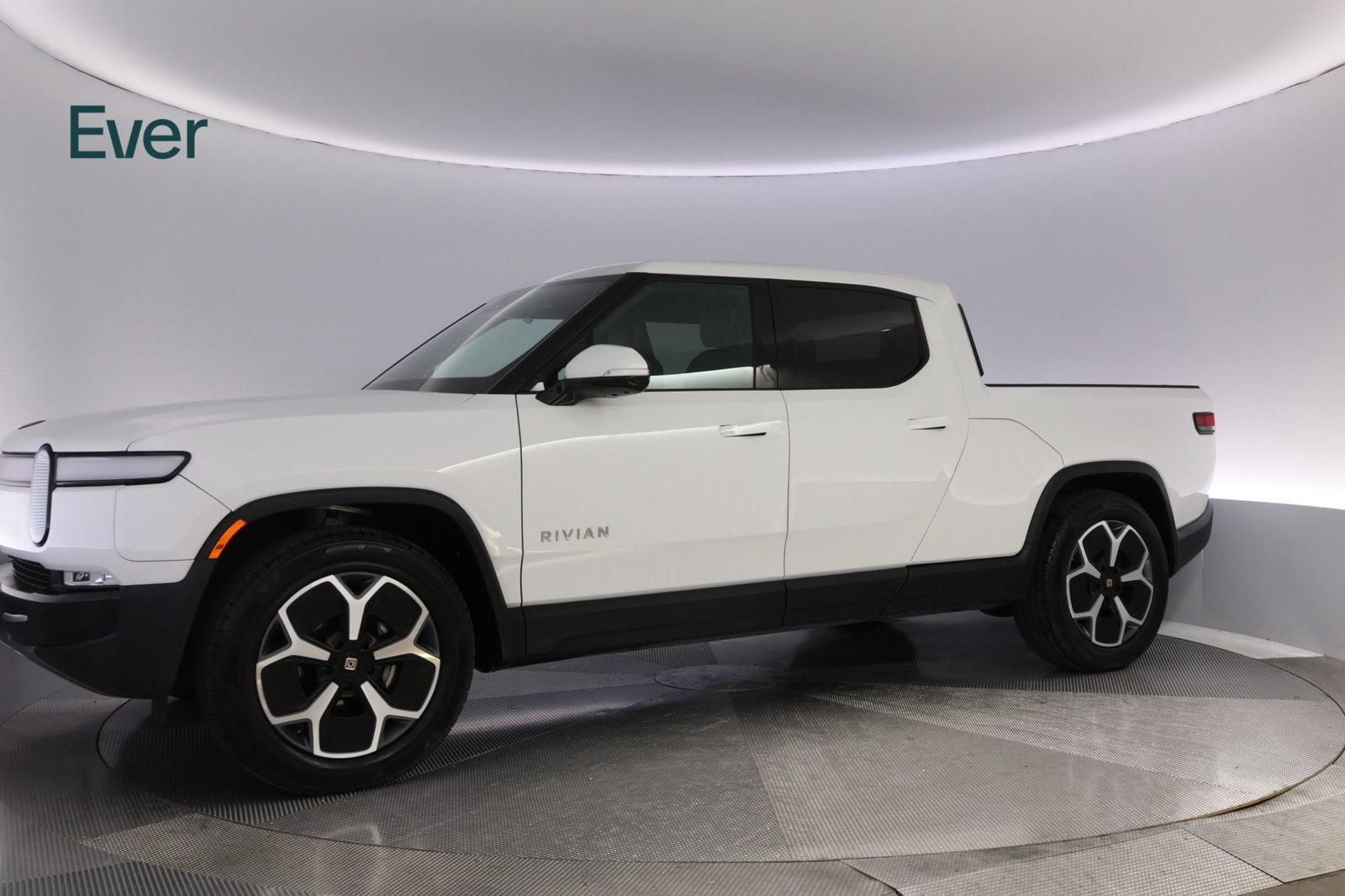 Used 2023 Rivian R1T Adventure Dual AWD/4WD image 18
