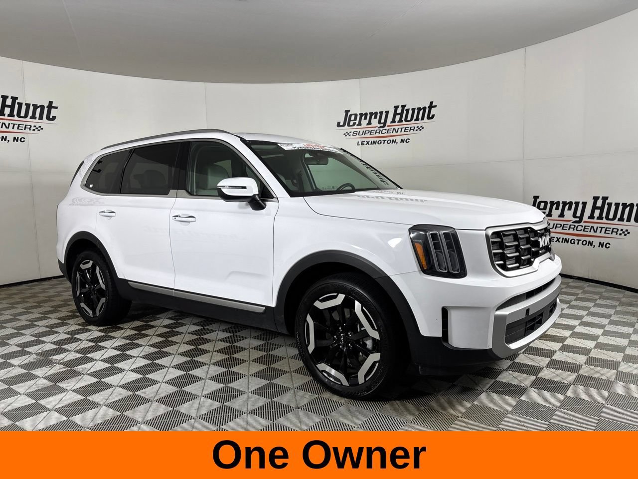 Used 2025 Kia Telluride S FWD image 4