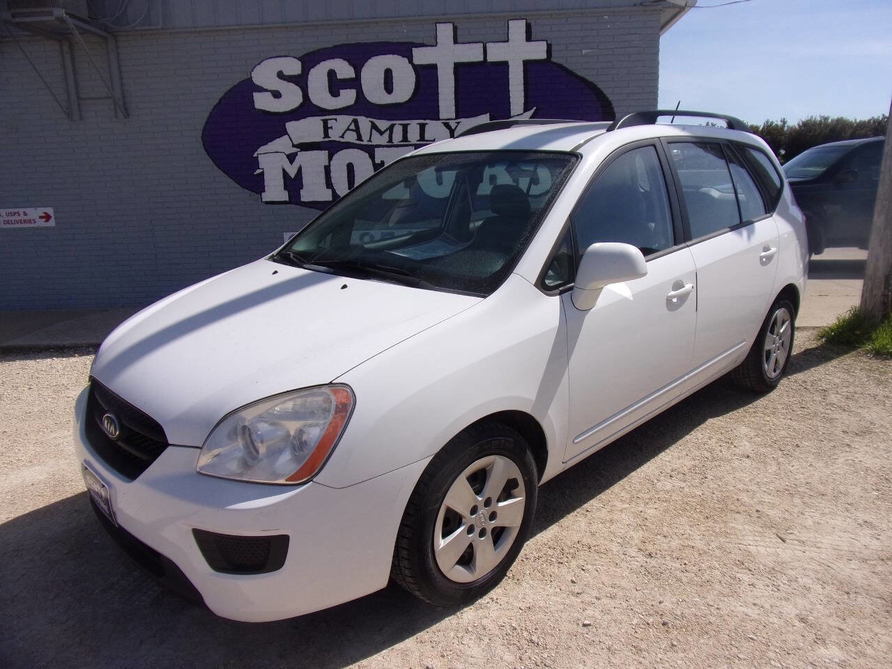 Used 2009 Kia Rondo LX FWD image 1