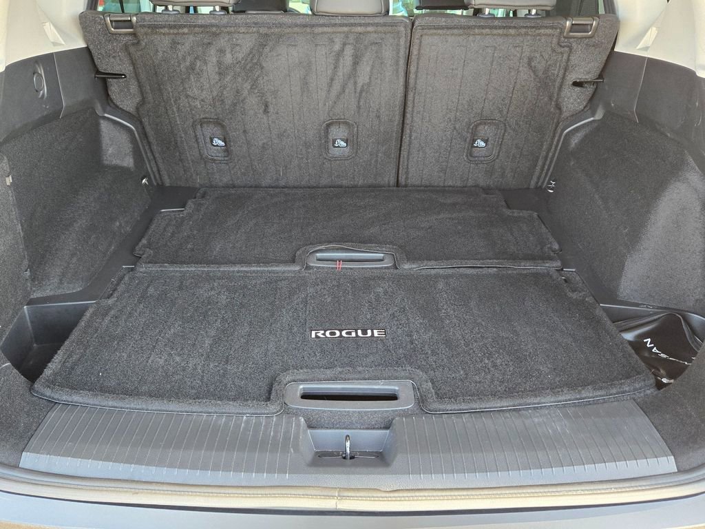 Used 2023 Nissan Rogue SL w/ SL Premium Package FWD image 31