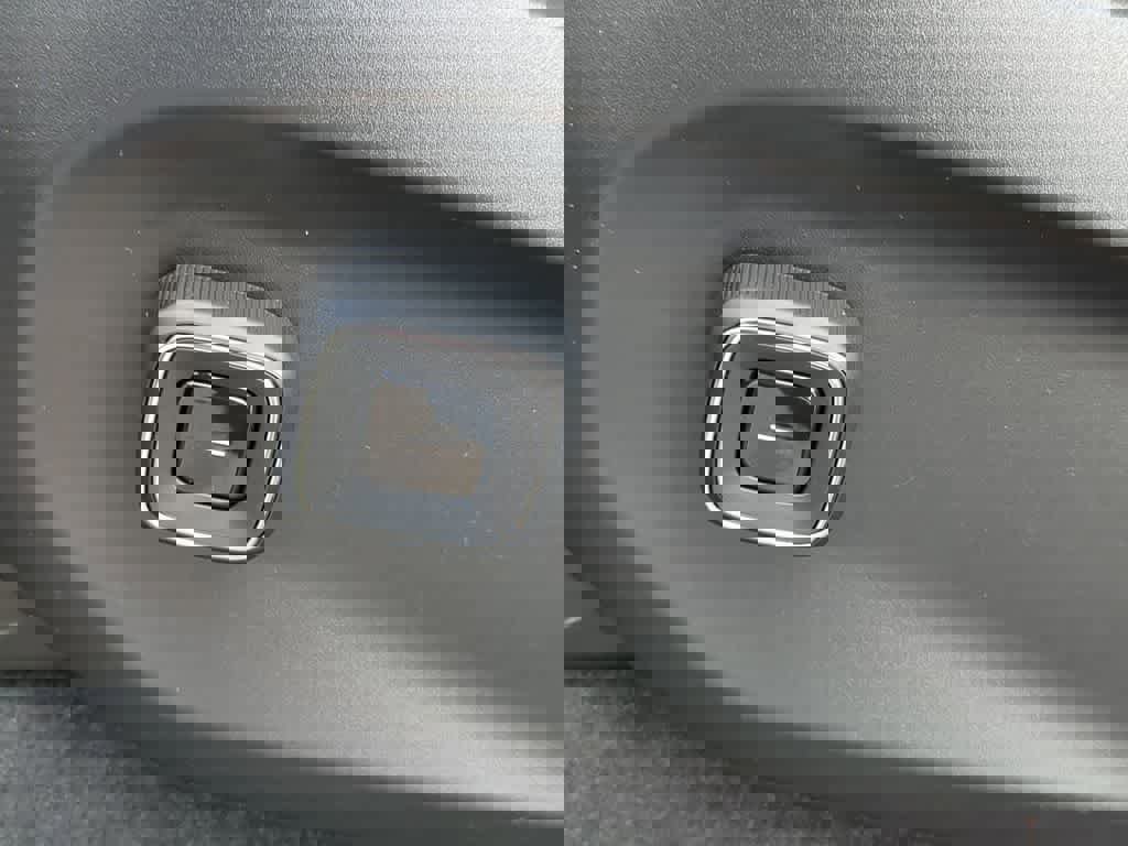 New 2026 Volvo EX90 Ultra image 16