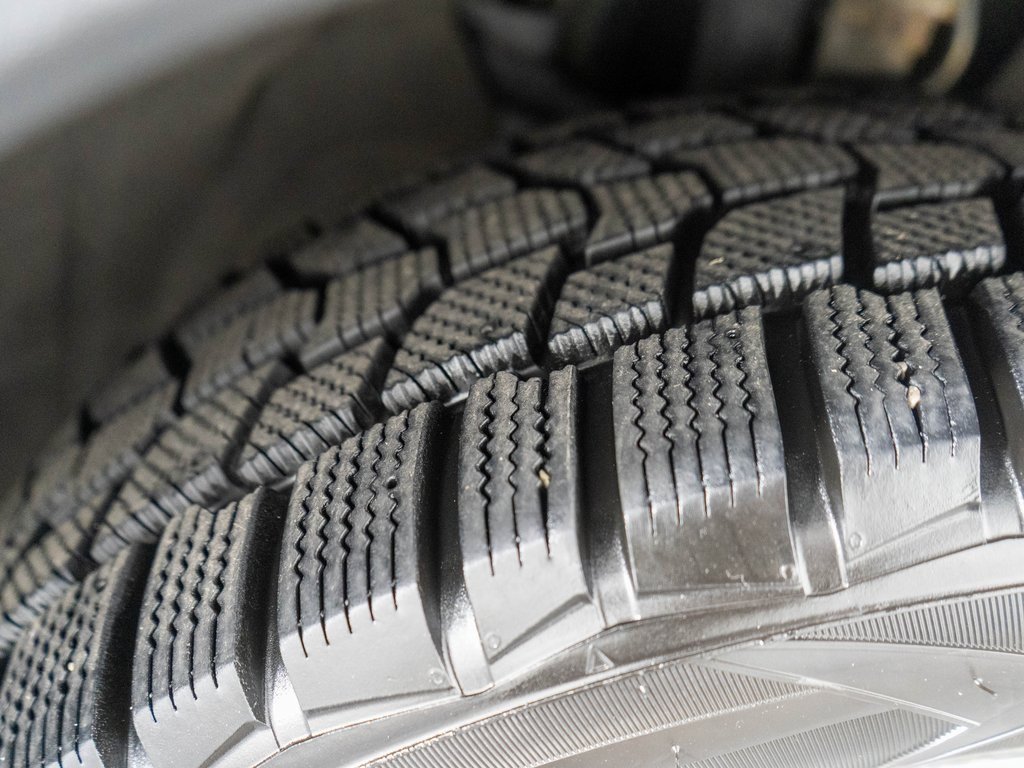 Used 2015 Jeep Grand Cherokee Limited w/ Luxury Group II image 35