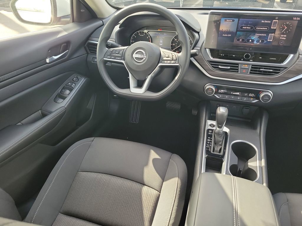 Used 2025 Nissan Altima 2.5 SV w/ SV Special Edition Package image 10