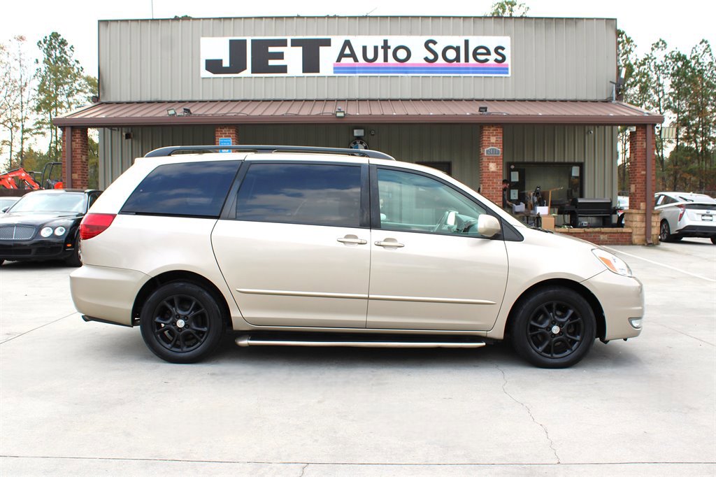 Used 2005 Toyota Sienna XLE image 8