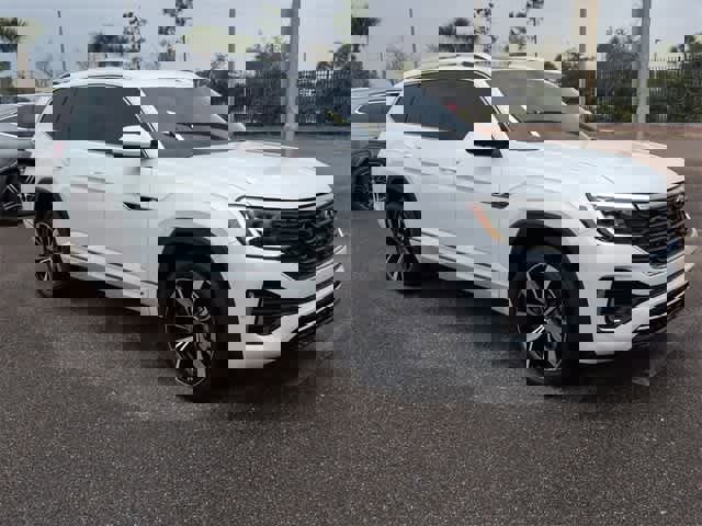 Used 2024 Volkswagen Atlas SEL Premium R-Line image 2