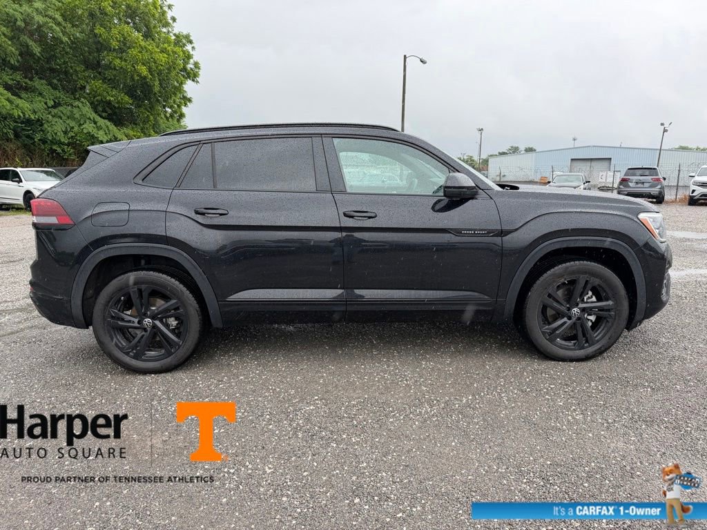 Used 2025 Volkswagen Atlas Cross Sport SEL R-Line AWD/4WD image 6