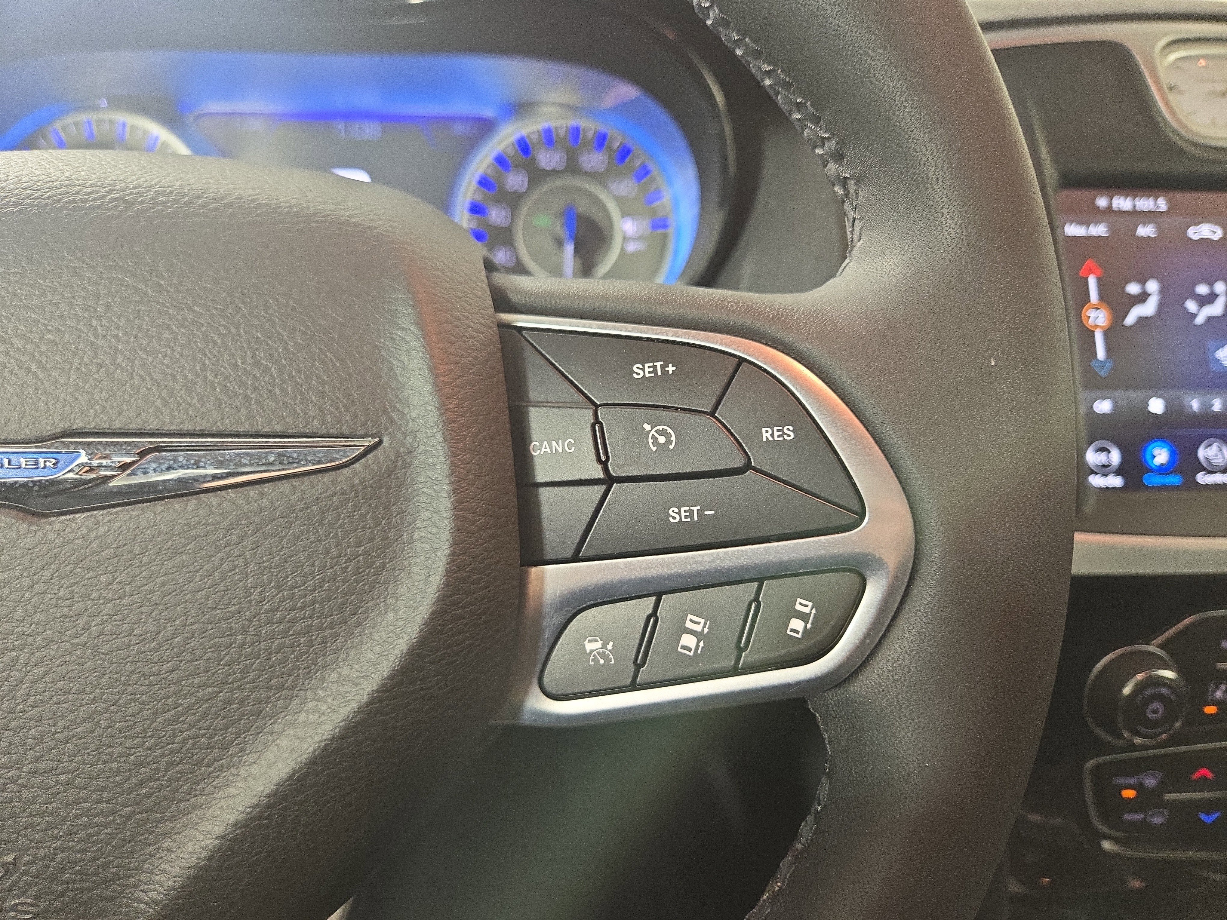 Used 2023 Chrysler 300 Touring L w/ Popular Equipment Group image 16
