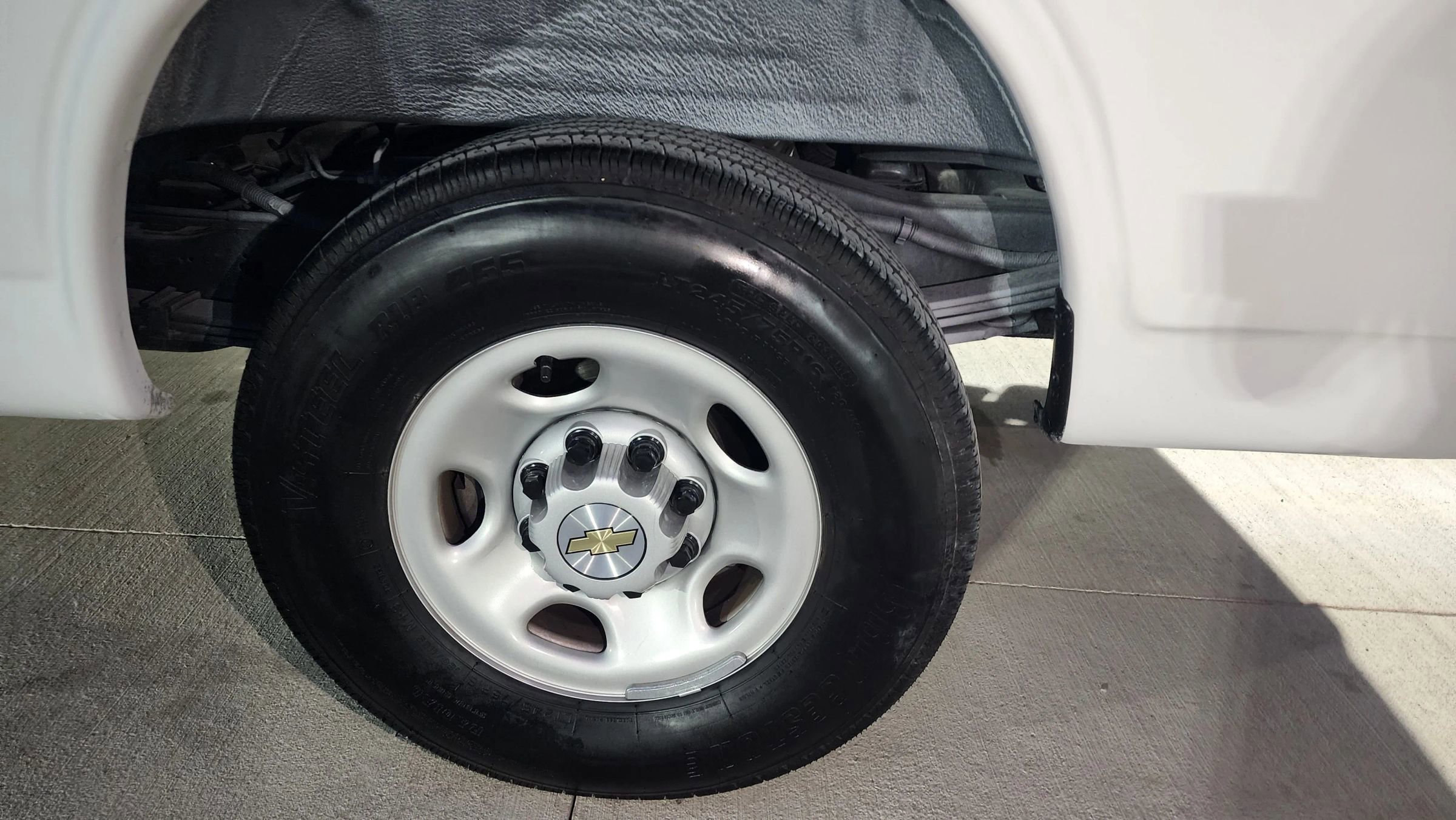 Used 2024 Chevrolet Express 2500 w/ Driver Convenience Package image 30