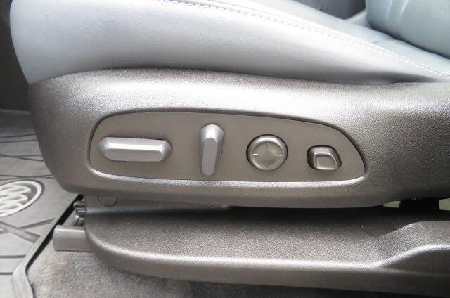 Used 2023 Buick Enclave Premium w/ Experience Buick Package image 18