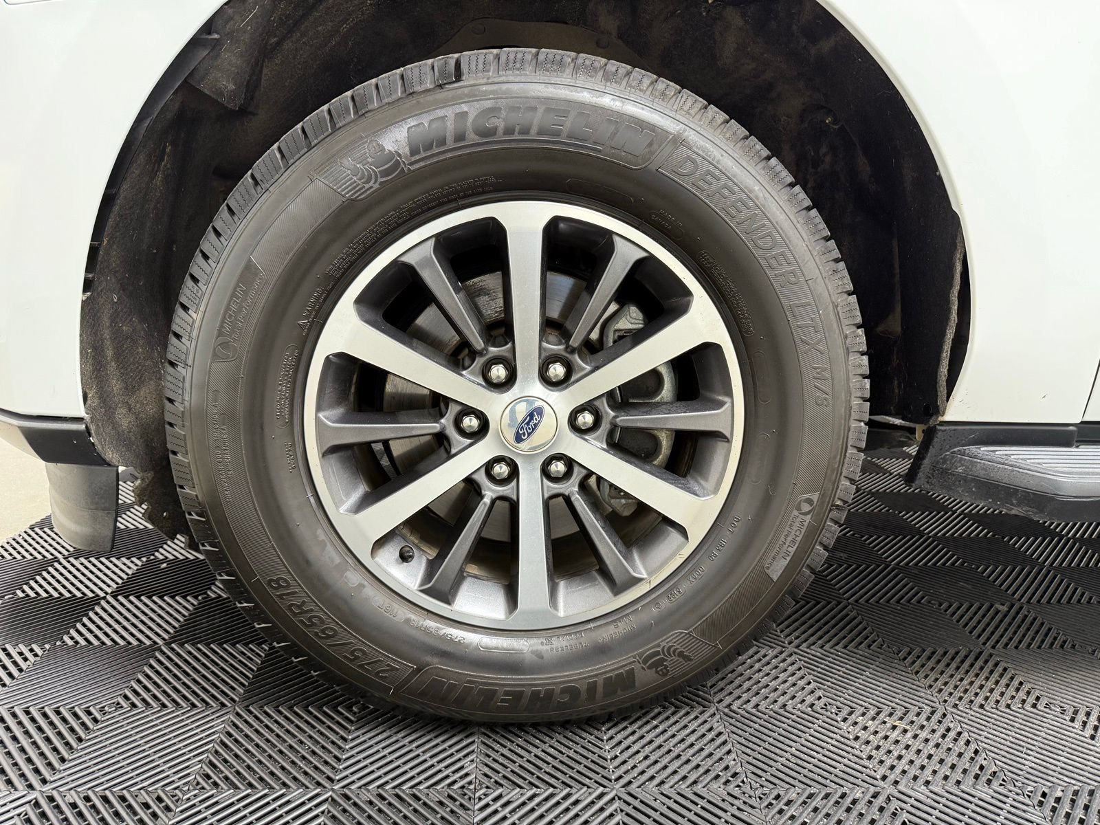 Used 2019 Ford Expedition XLT w/ Equipment Group 201A AWD/4WD image 10