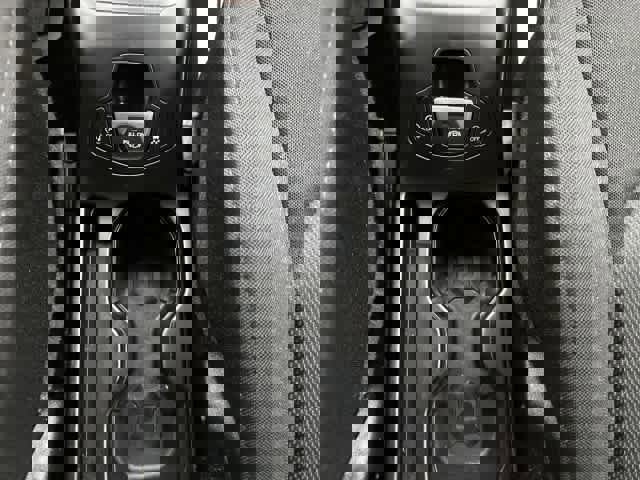 Used 2023 Jeep Renegade Latitude AWD/4WD image 28