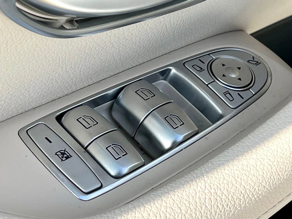 Certified 2022 Mercedes-Benz E 350 4MATIC Sedan image 28