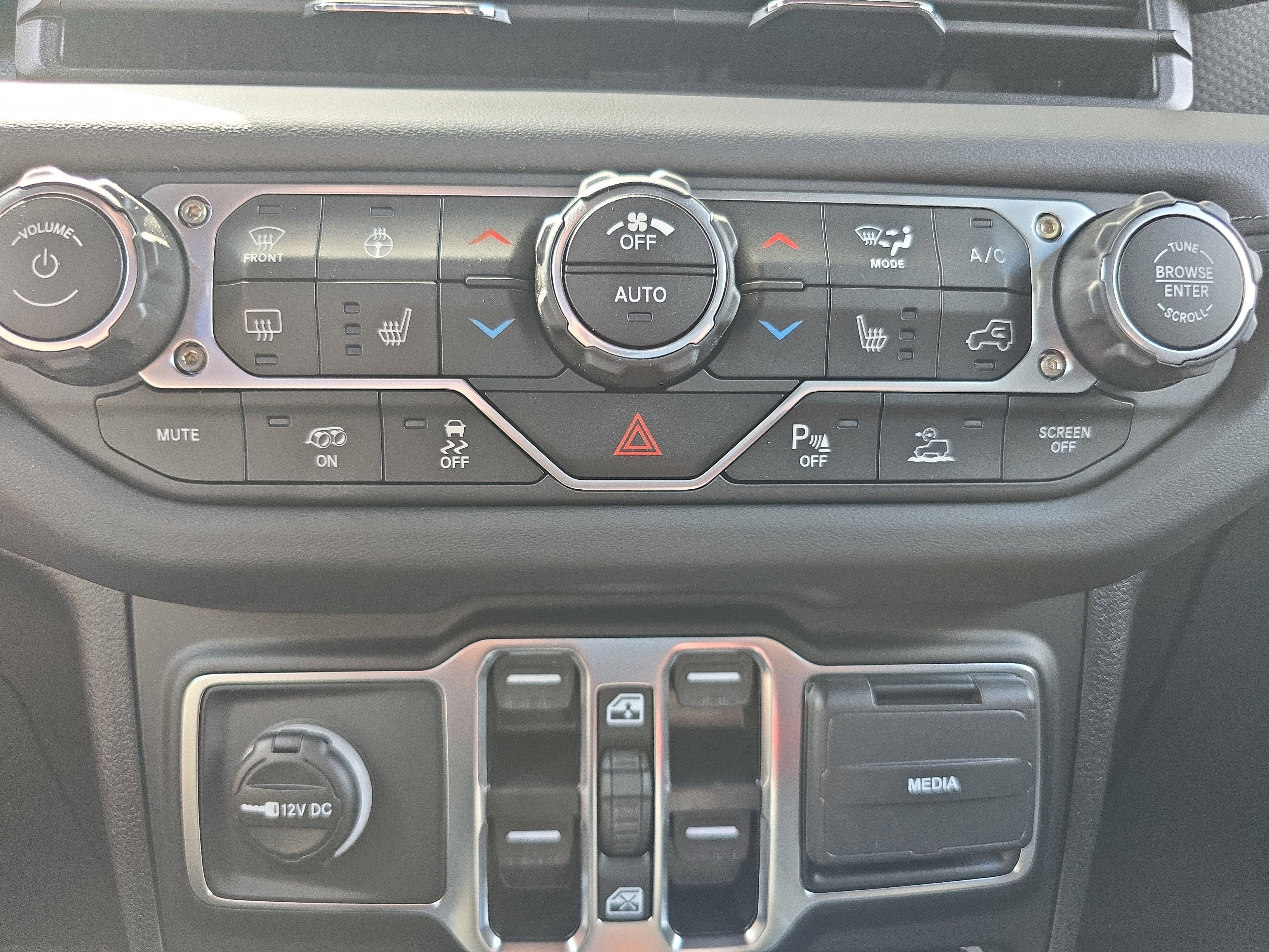 New 2025 Jeep Wrangler Unlimited Rubicon 392 image 29