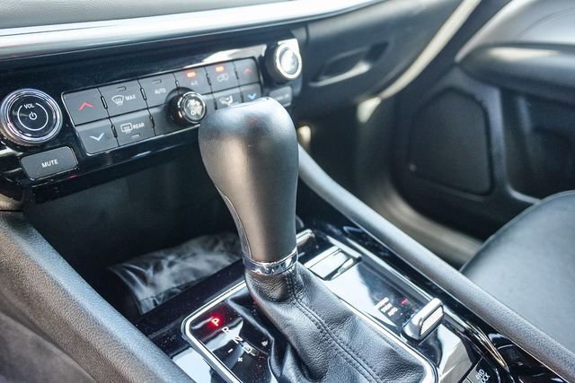 Used 2025 Jeep Compass Limited image 22