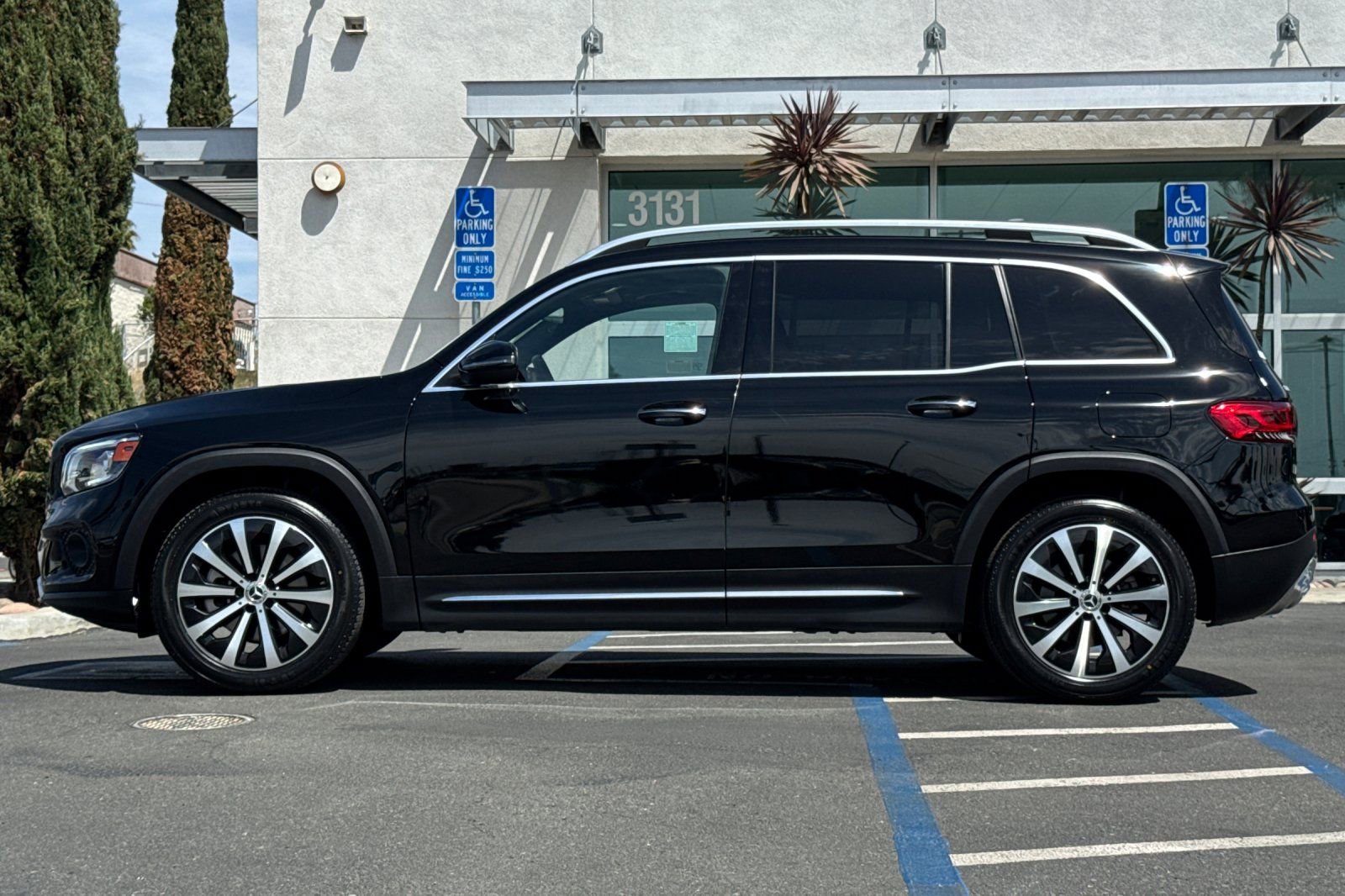 Used 2023 Mercedes-Benz GLB 250 image 7