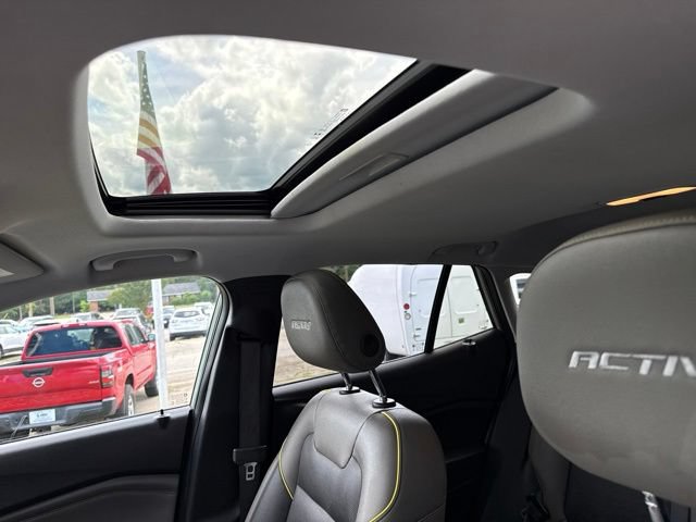 Used 2025 Chevrolet Trax ACTIV w/ Sunroof Package FWD image 13