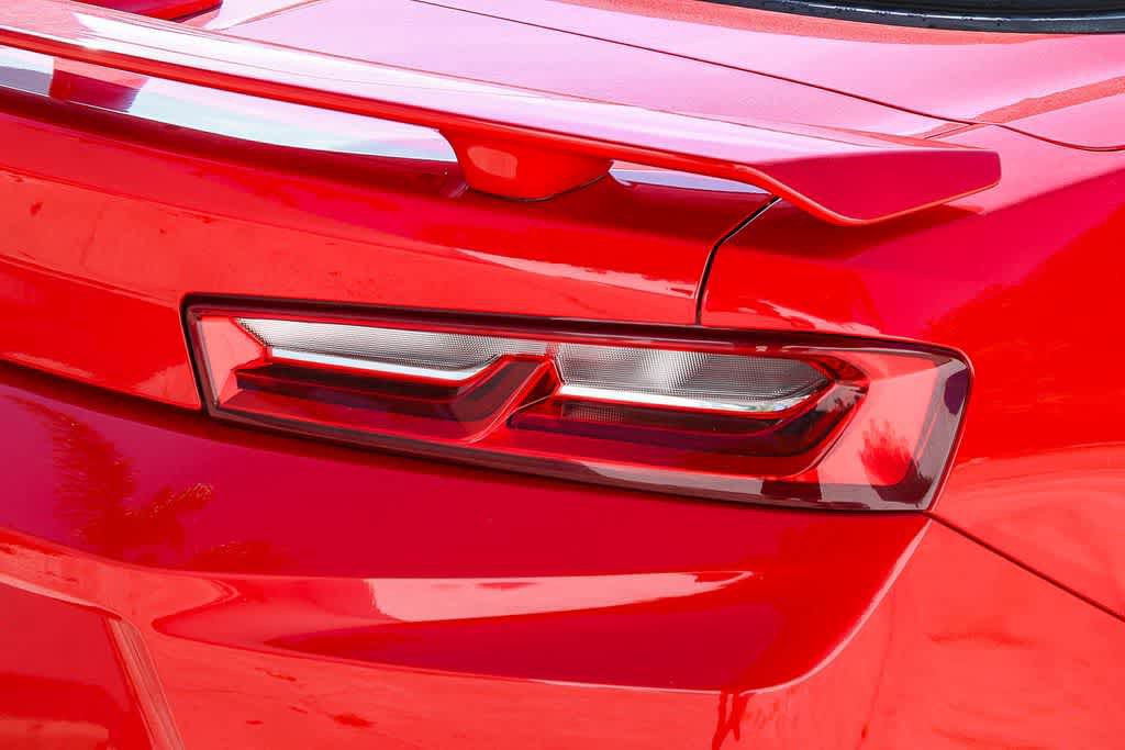 Used 2018 Chevrolet Camaro LT w/ RS Package image 10