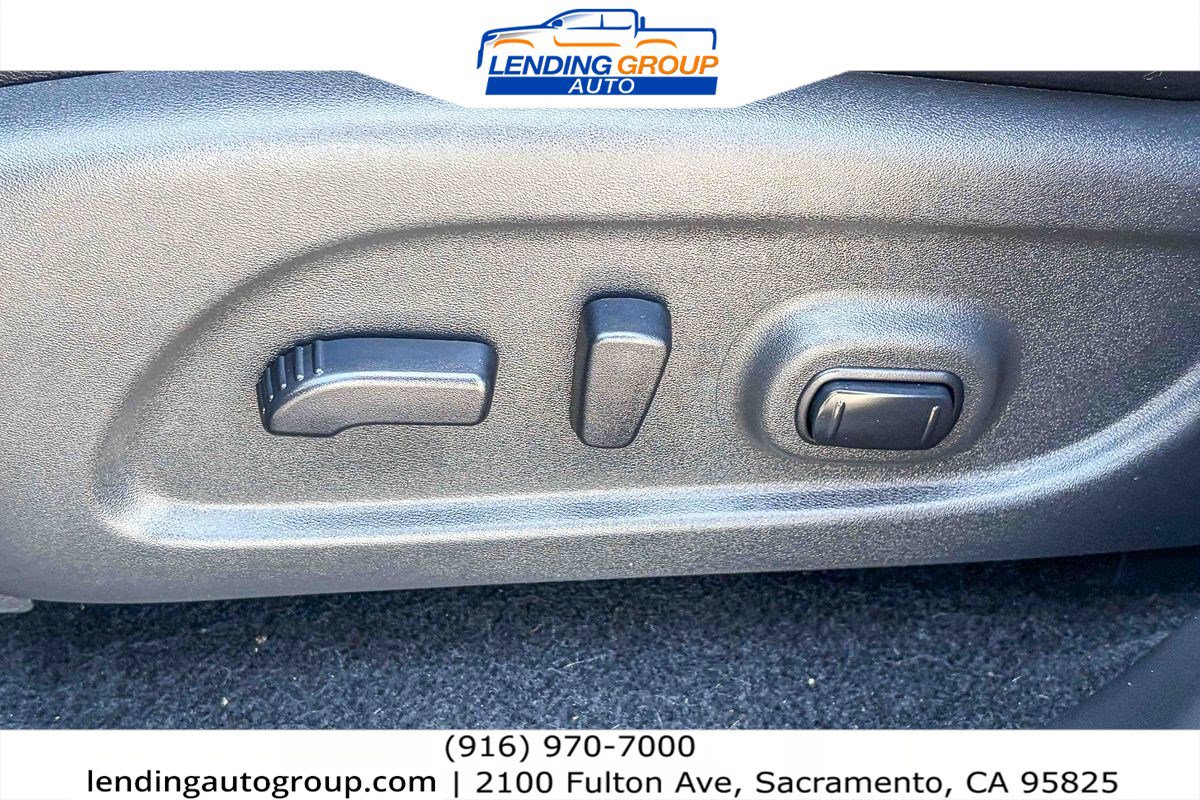 Used 2019 Nissan Pathfinder SL FWD image 20