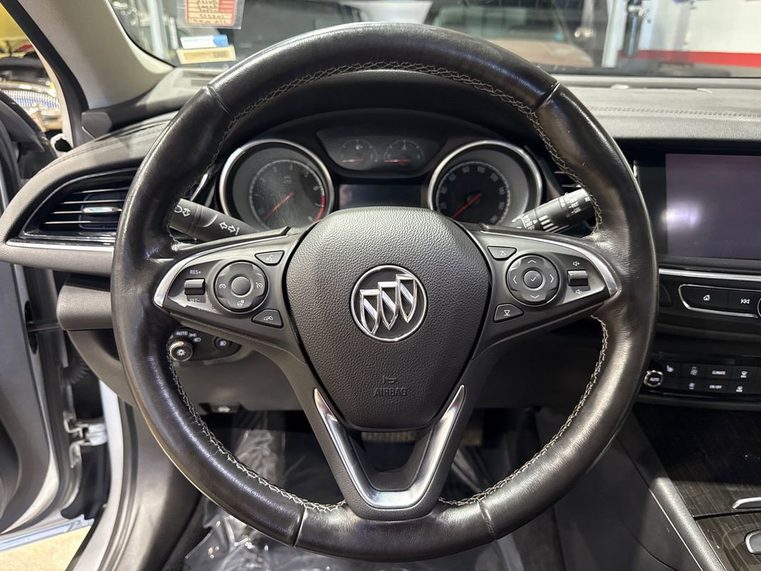 Used 2018 Buick Regal Essence w/ Sights and Sounds Package AWD/4WD image 97