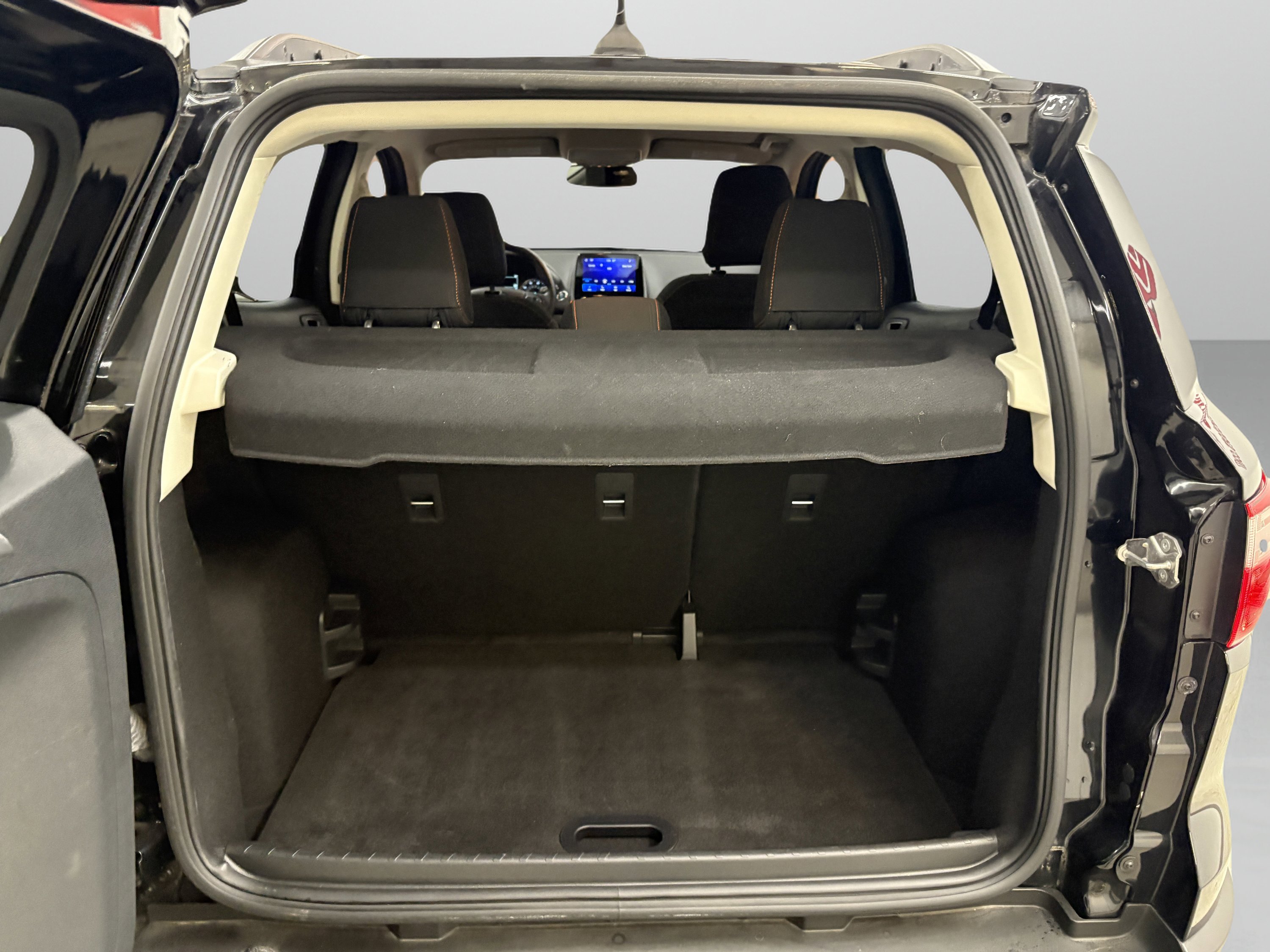 Used 2021 Ford EcoSport SE w/ SE Appearance Package FWD image 8