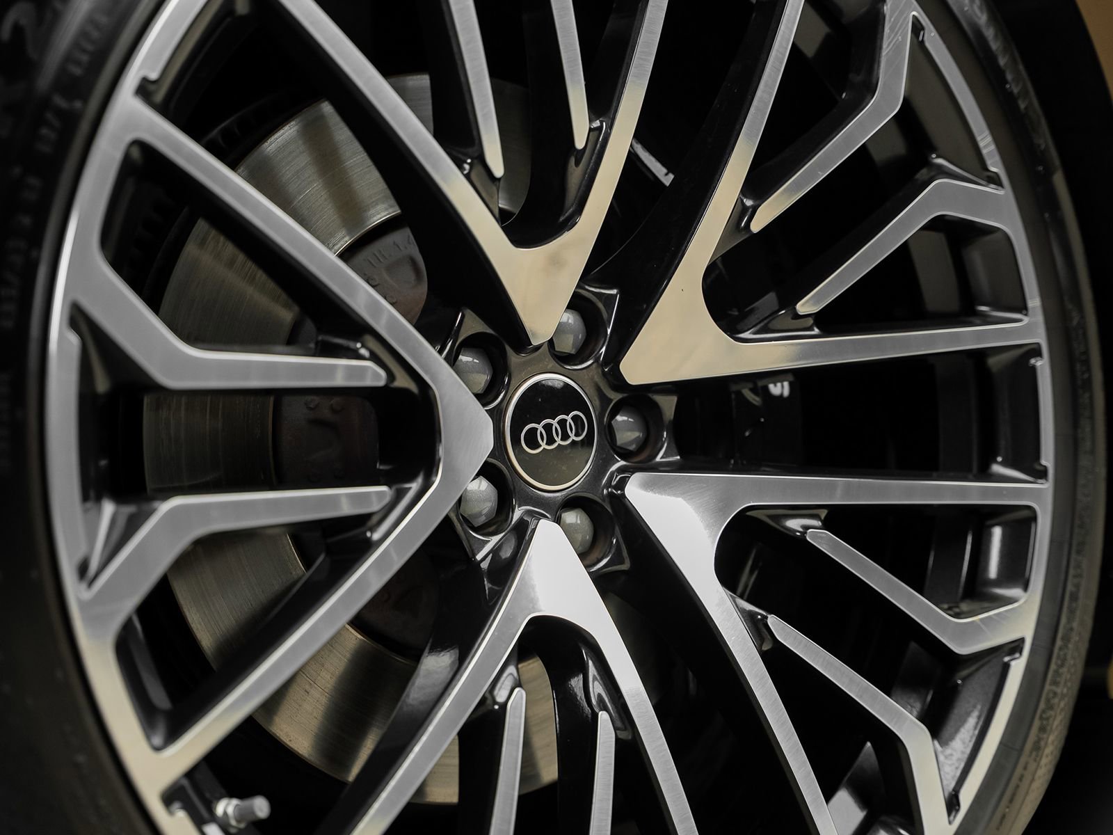 Used 2024 Audi SQ8 Prestige image 6