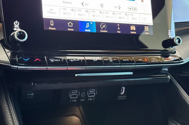 Certified 2023 Jeep Wagoneer Series II AWD/4WD image 19