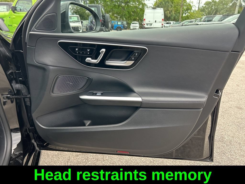 Used 2025 Mercedes-Benz C 300 Sedan image 25