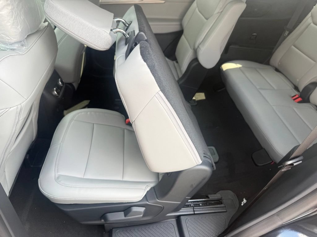New 2026 Ford Explorer Active w/ Active Comfort Package AWD/4WD image 36