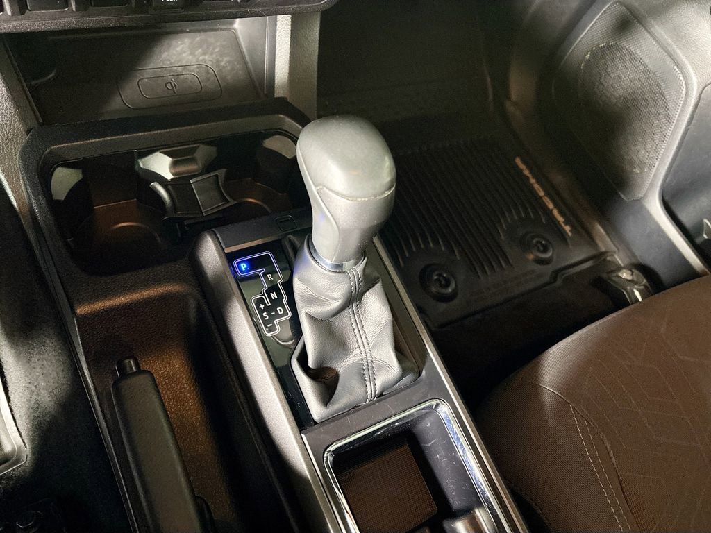 Used 2018 Toyota Tacoma TRD Off-Road w/ Technology Package image 17