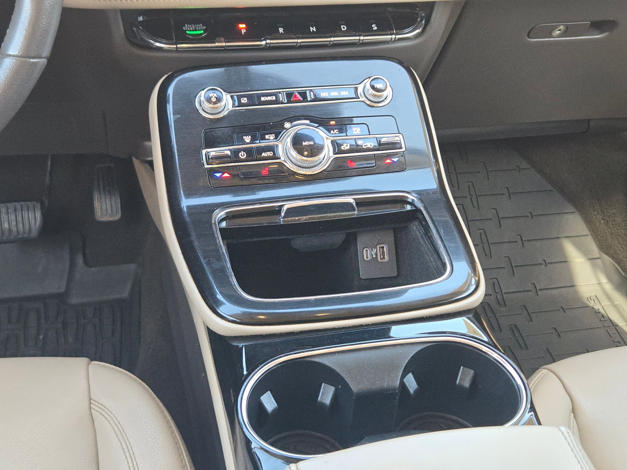 Used 2022 Lincoln Nautilus FWD w/ Premium Package image 18