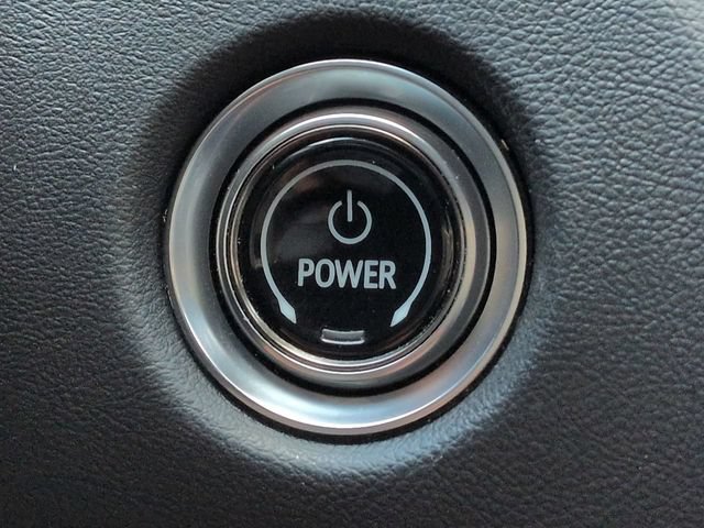 Used 2024 Cadillac Lyriq Sport RWD image 32
