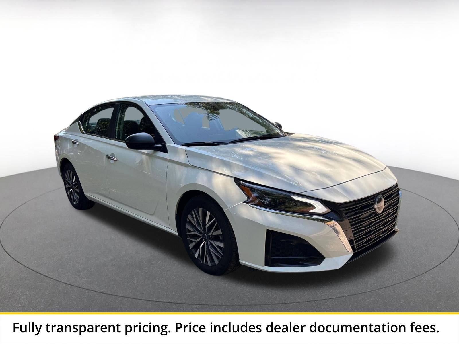 Used 2025 Nissan Altima 2.5 SV FWD image 1