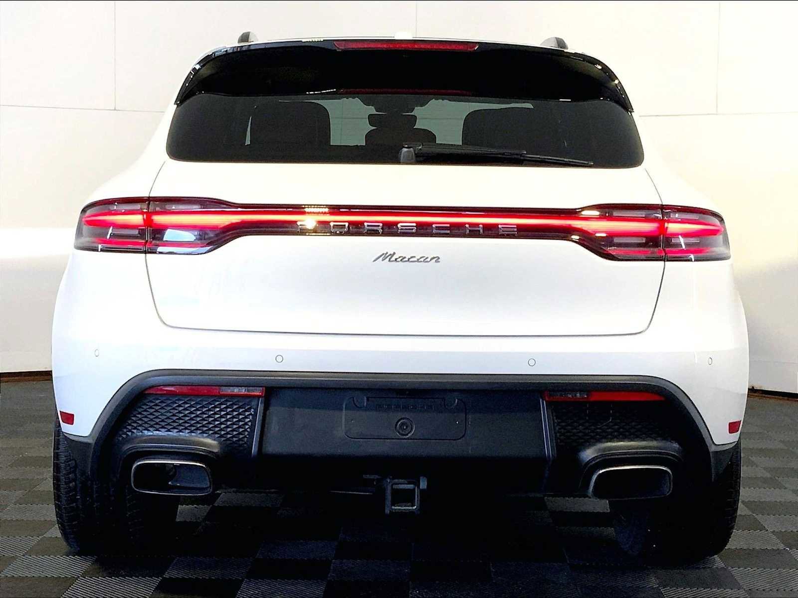 Certified 2026 Porsche Macan AWD/4WD image 6