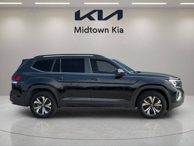Used 2025 Volkswagen Atlas SE FWD image 2