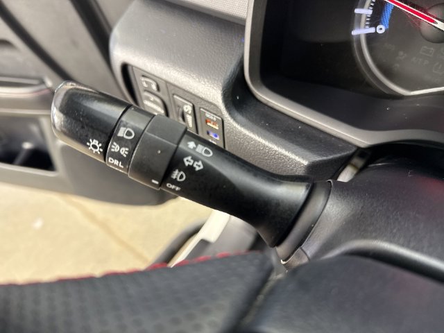 Used 2018 Toyota 4Runner TRD Off-Road Premium AWD/4WD image 15